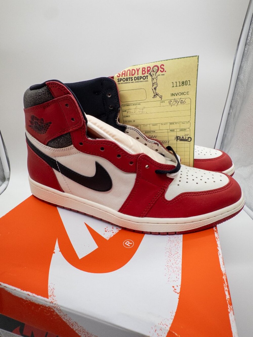 NIKE AIR JORDAN 1 Retro High OG Chicago Lost & Found Men's Size 11 Red